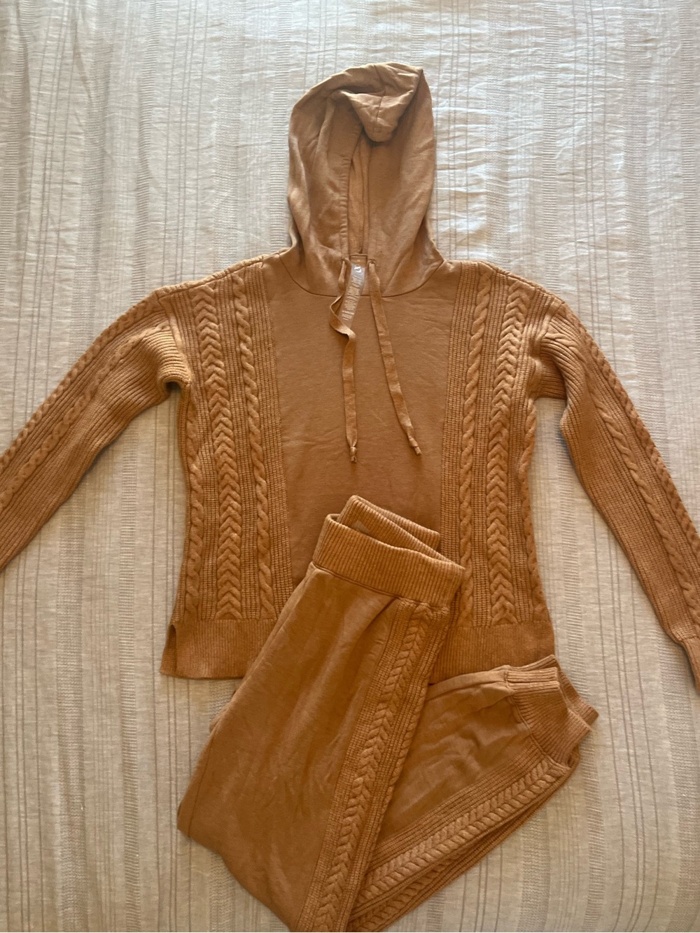 Lou & Grey Women’s Cable Knit Hooded Sweatshirt & Joggers Set in Camel XS